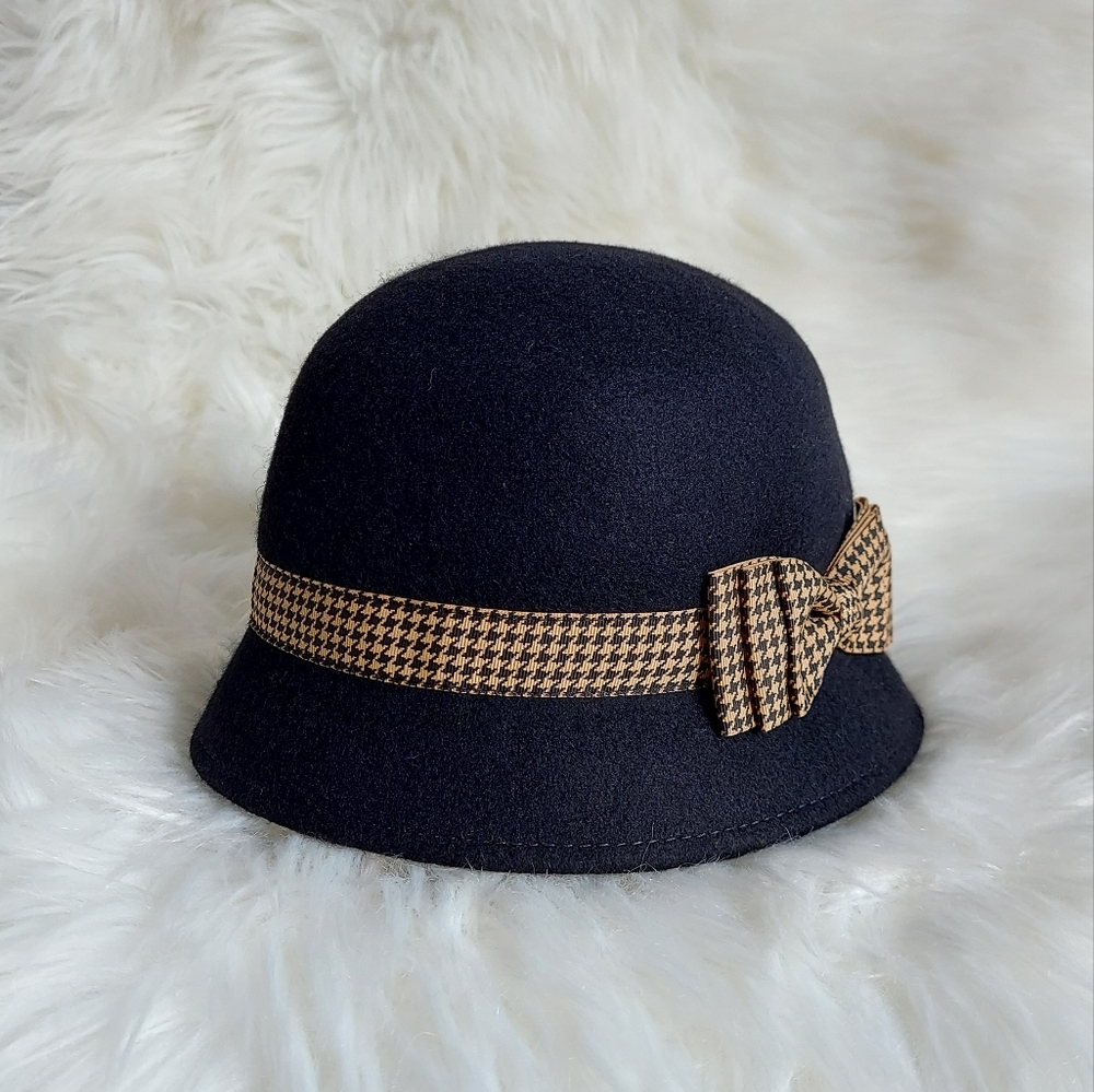 Janie & Jack wool baby hat